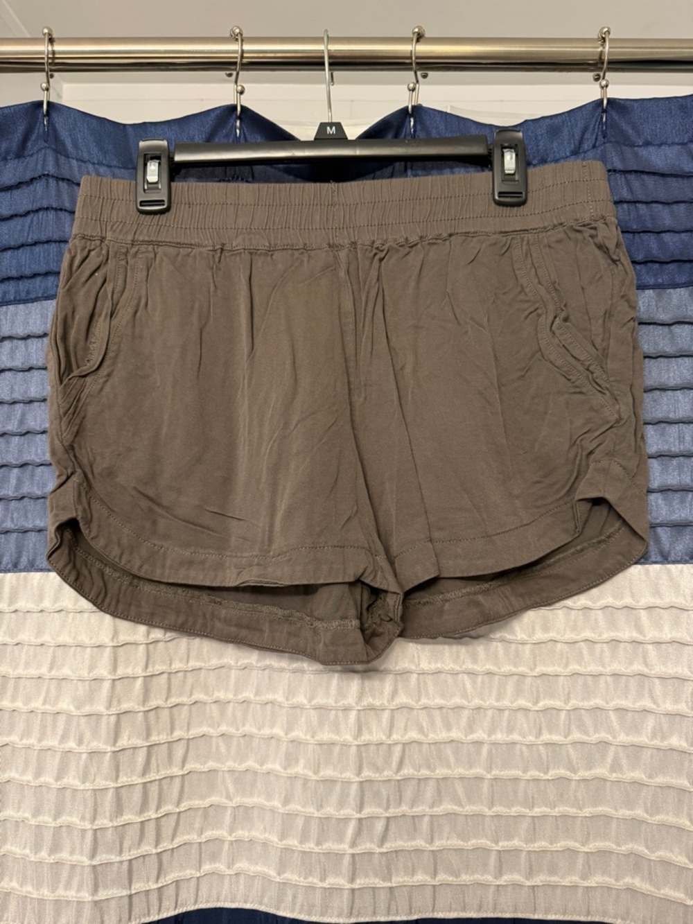 Women's Casual Elastic-Waist Shorts - Dark gray